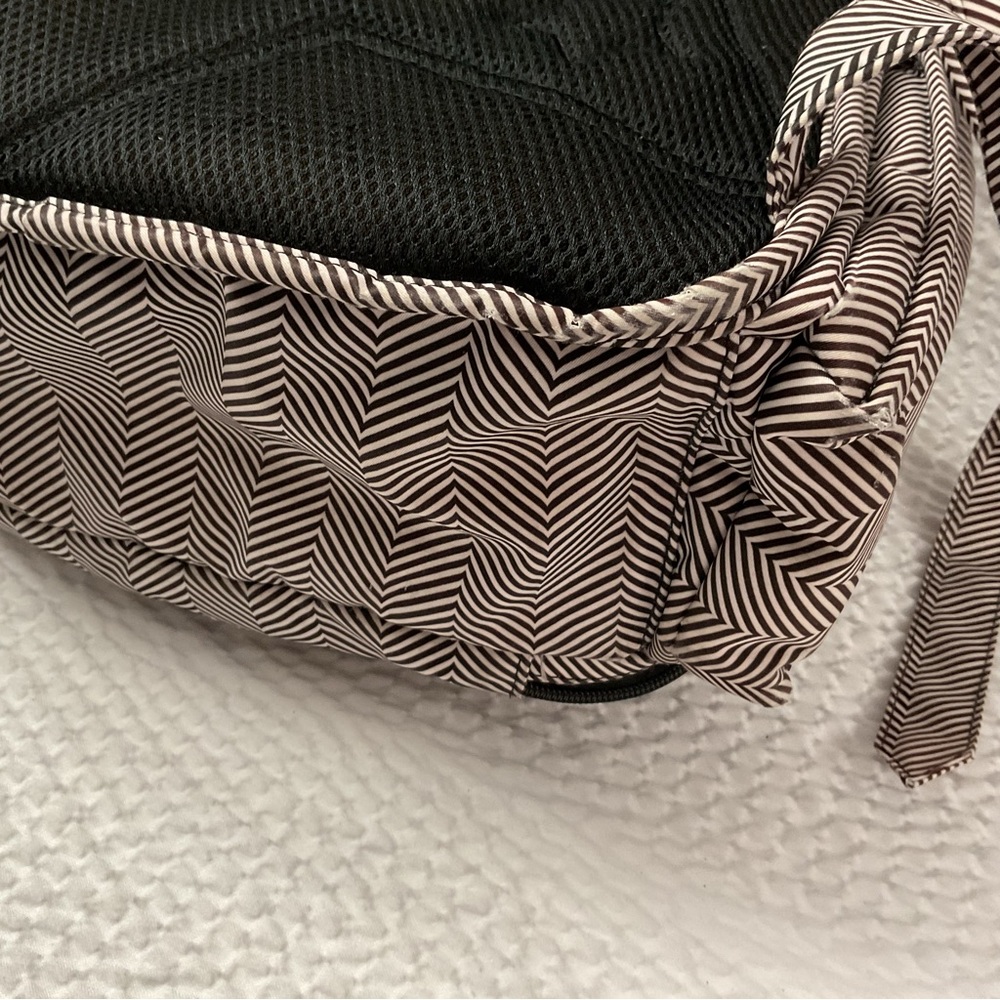 Jujube Be Right Back Chevron Patterned Queen Of T… - image 7